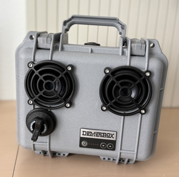 demer box front view