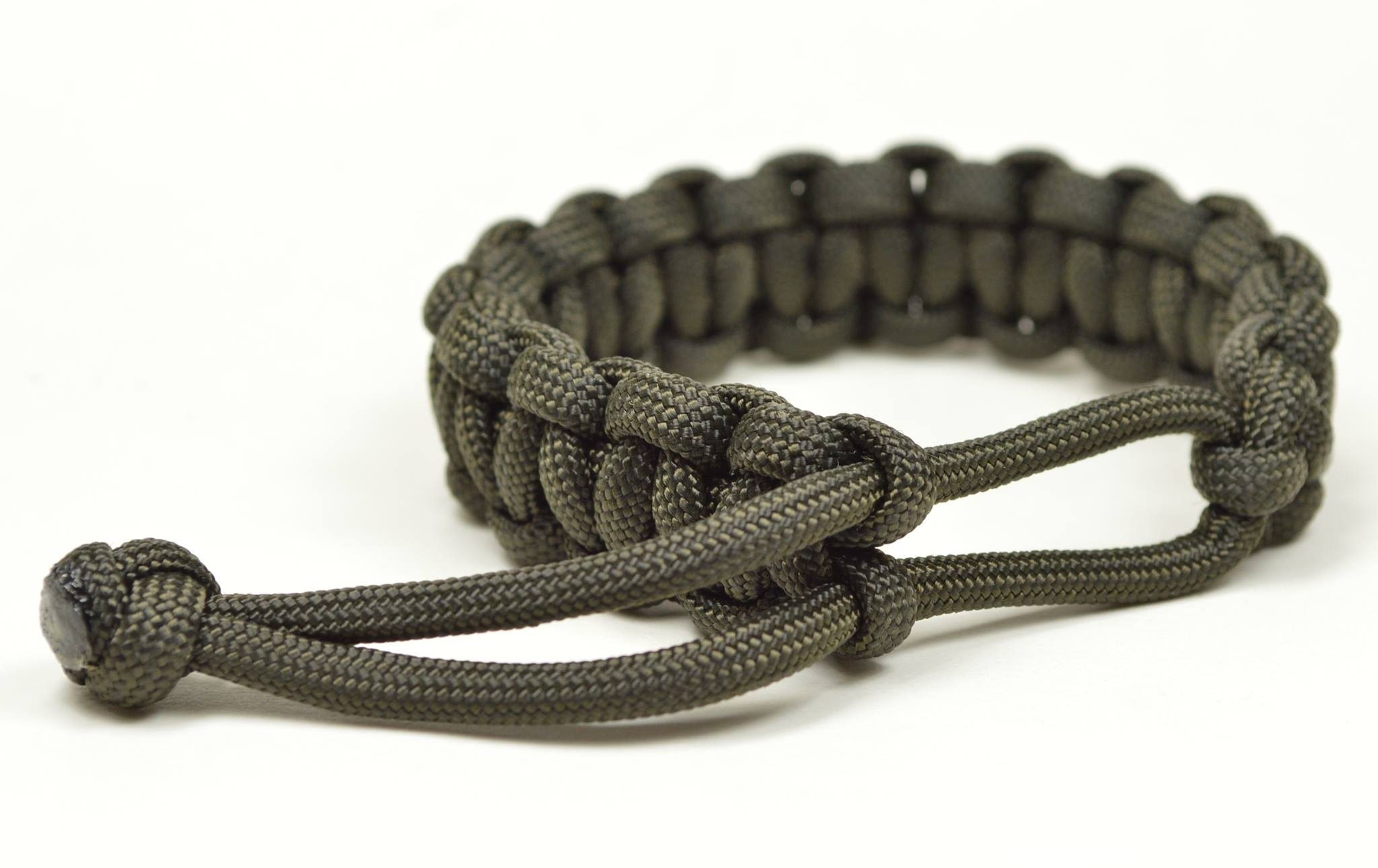 How to Use Survival Paracord