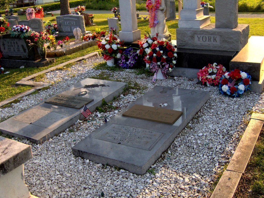 The graves of Alvin York and Gracie Williams York