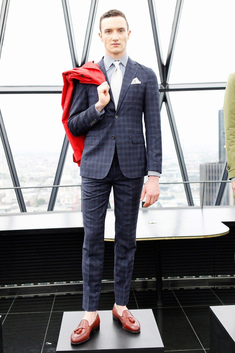 mod-shoes-tassel-loafers-with-a-suit 