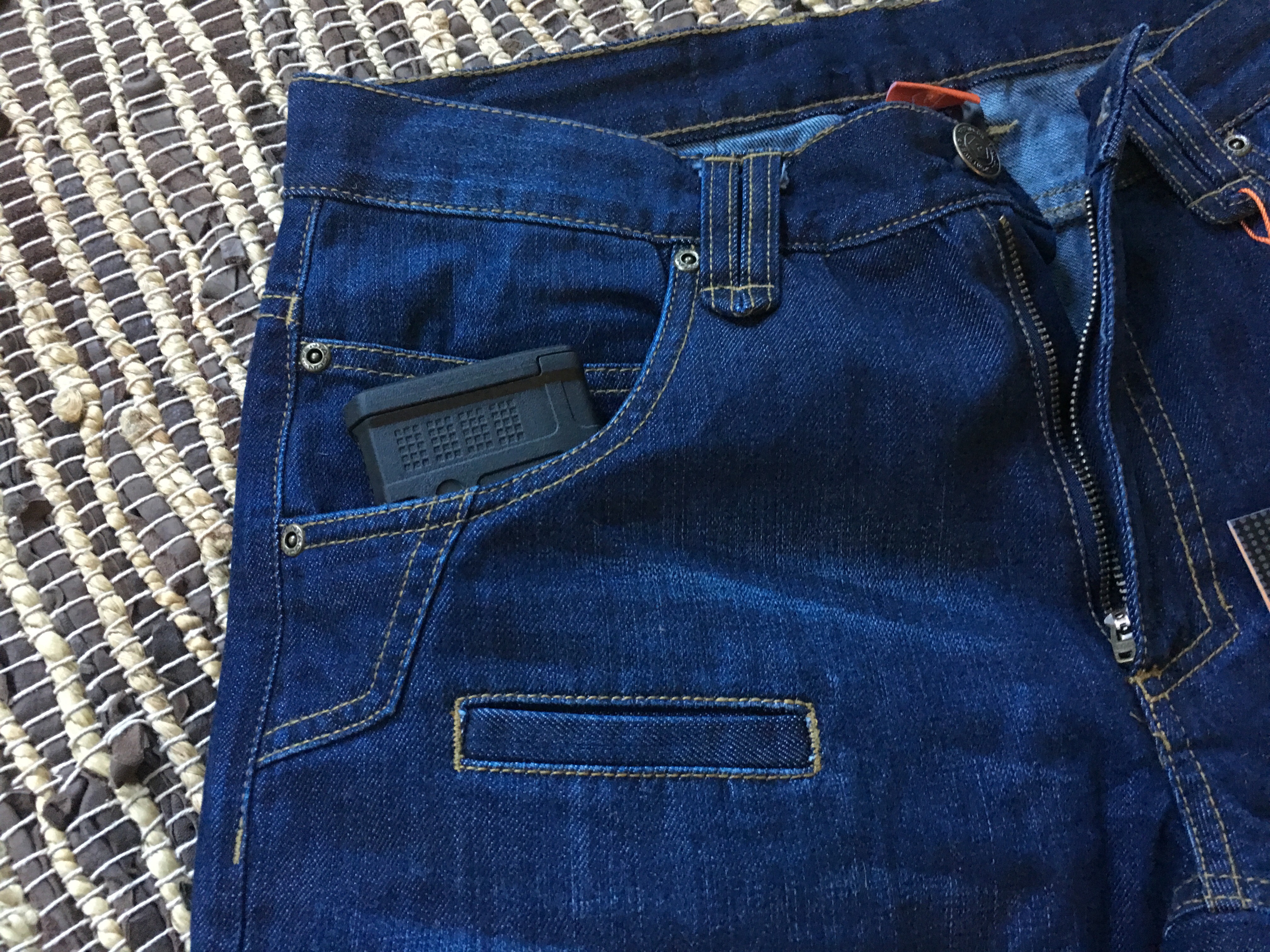 jeans with lots of pockets