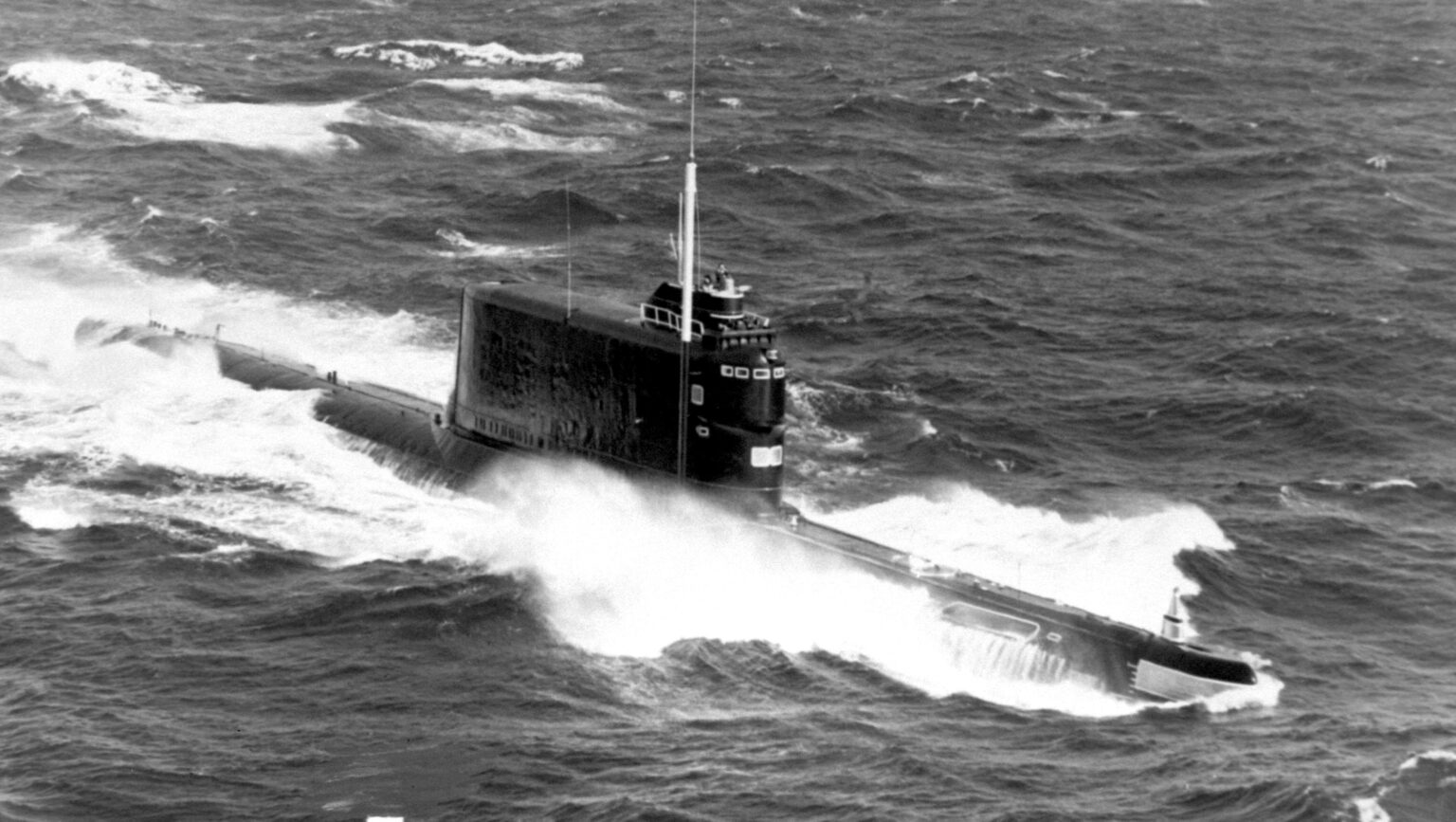 Project AZORIAN: The CIA's Secret Mission to Raise a Soviet Submarine ...