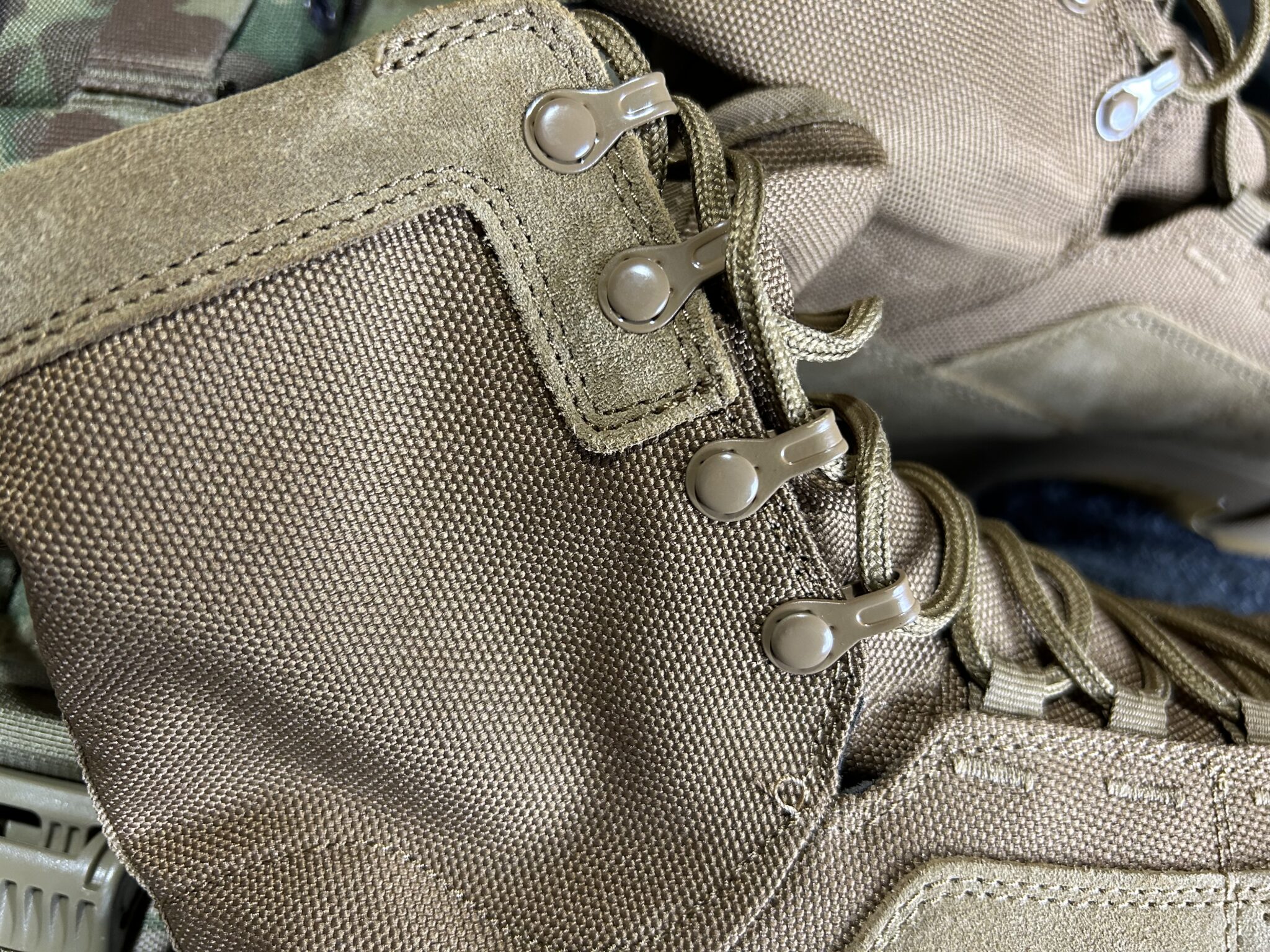 Under Armour Men's Charged Loadout Boots • Spotter Up